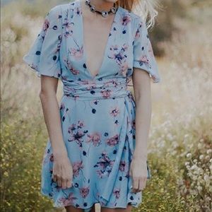 House of Harlow wrap dress !! 💐